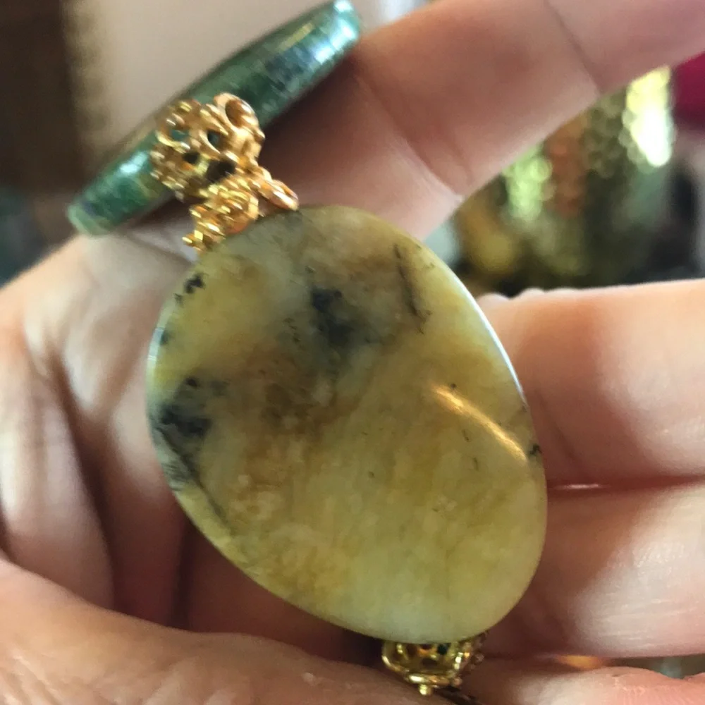 VTG - Natural yellow Jadeite and Ruby Zoisite - Picture 3 of 9